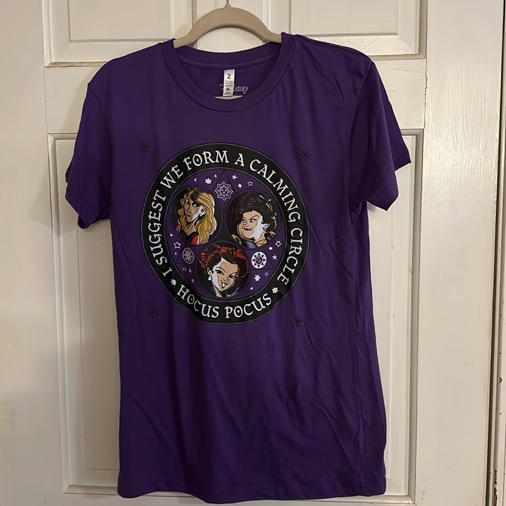 Brand New, Never Worn Disney Hocus Pocus Hot Topic Calming Circle TShirt! XL
